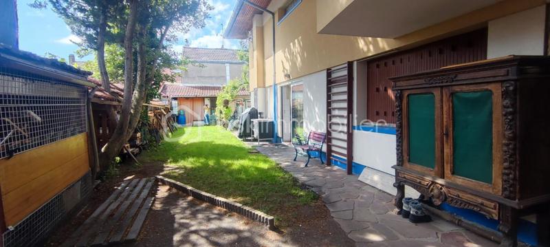 Pavillon - 230 m² - 8 pièces