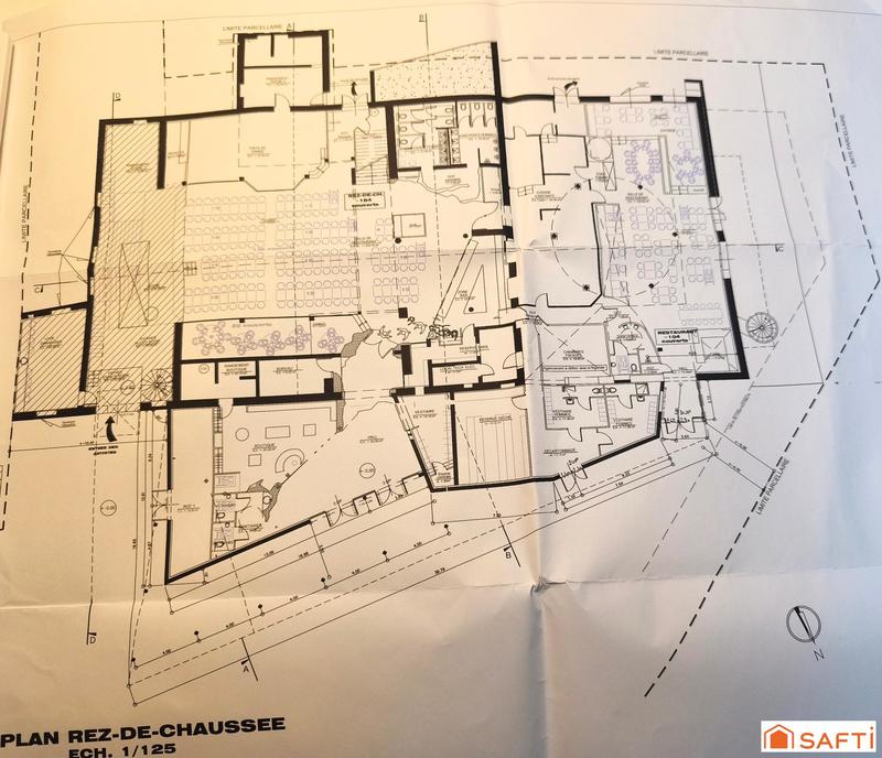 Local commercial - 1 417 m² - 33 pièces