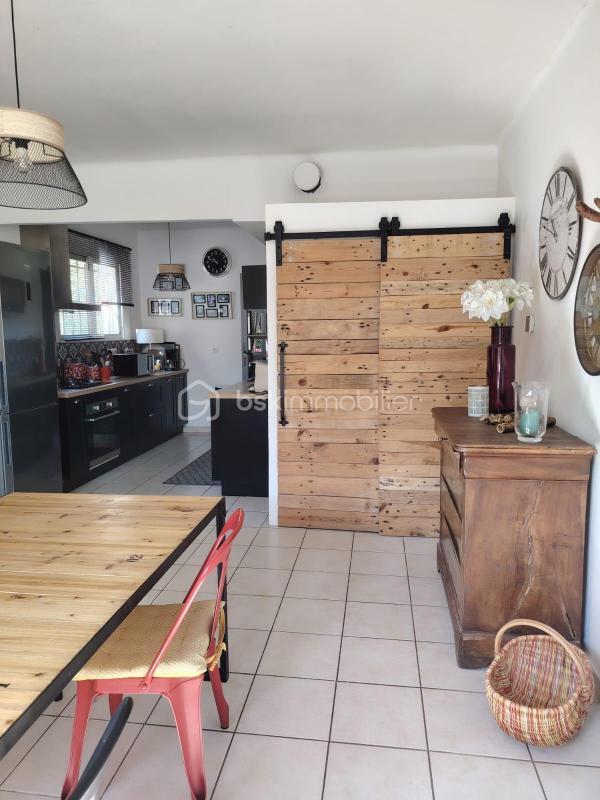 Propriété - 98 m² - 6 pièces