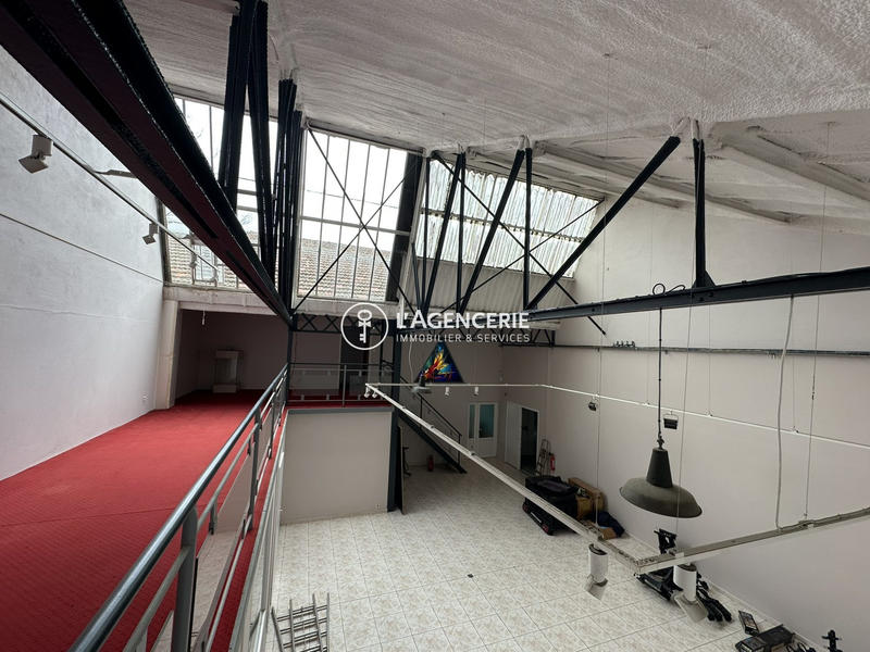 Local d'activités - 250 m²