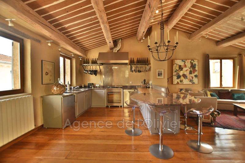 Maison - 210 m² - 6 pièces