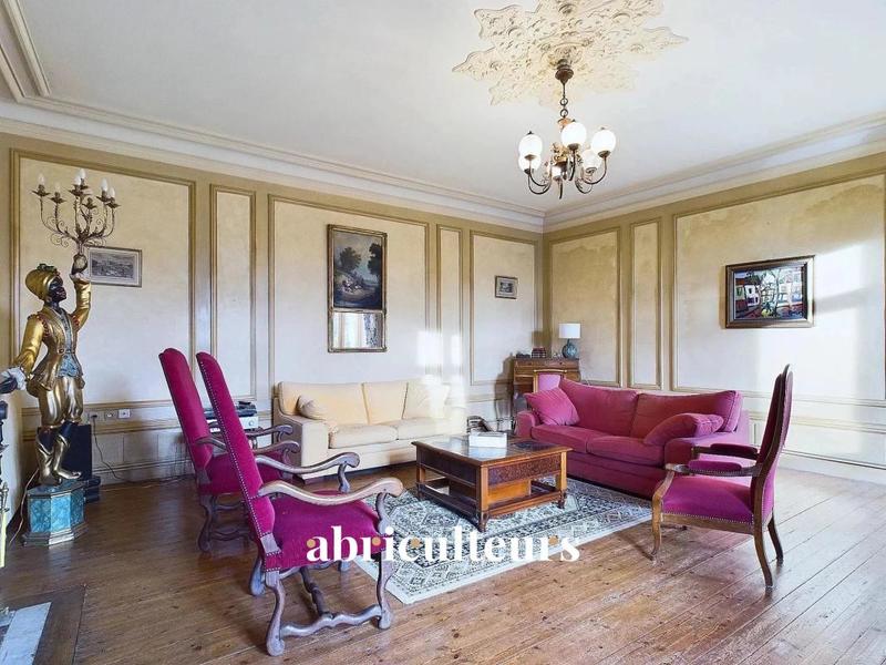 Maison ancienne - 370 m² - 10 pièces