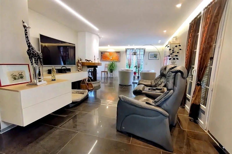 Propriété - 165 m² - 6 pièces