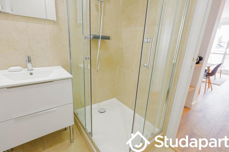 Chambre - 9 m² - 1 pièce