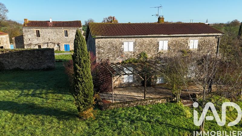 Maison - 227 m² - 7 pièces