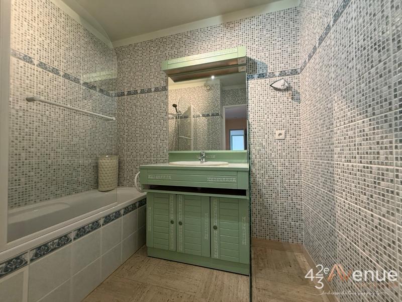 Appartement - 98 m² - 5 pièces