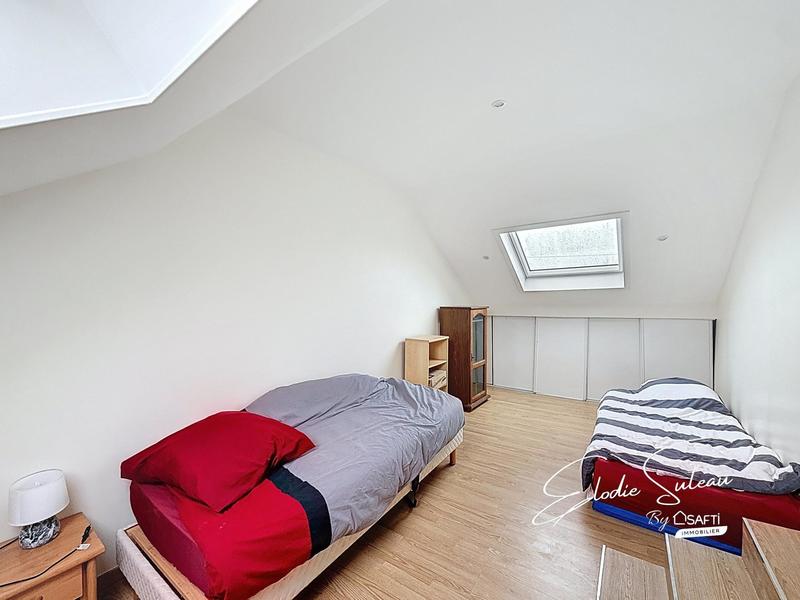 Maison - 168 m² - 8 pièces