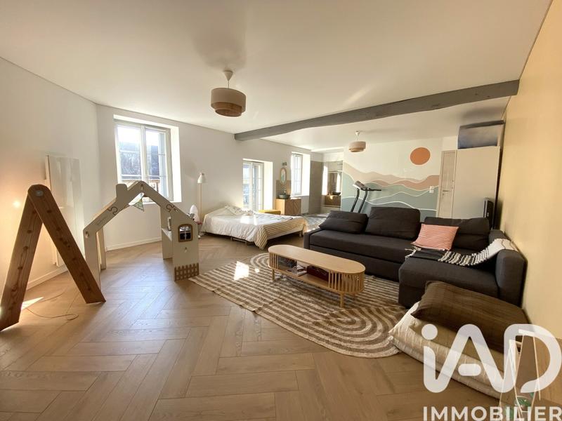 Maison - 207 m² - 8 pièces