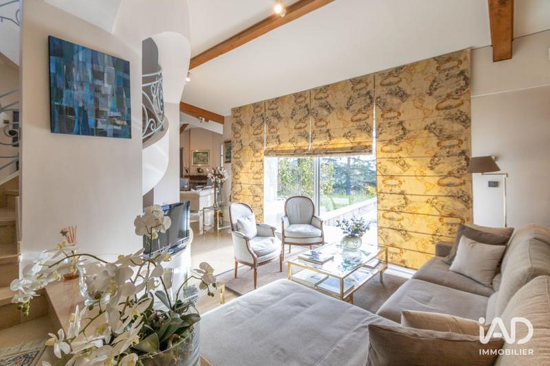 Maison - 284 m² - 6 pièces