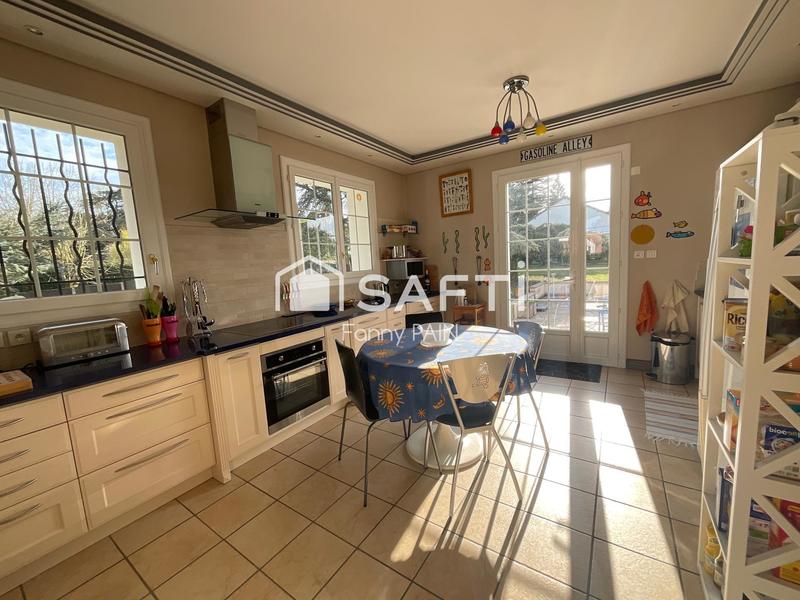 Maison - 182 m² - 8 pièces