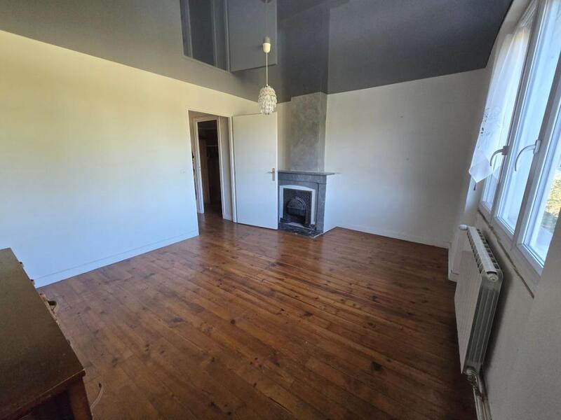 Maison - 236 m² - 7 pièces