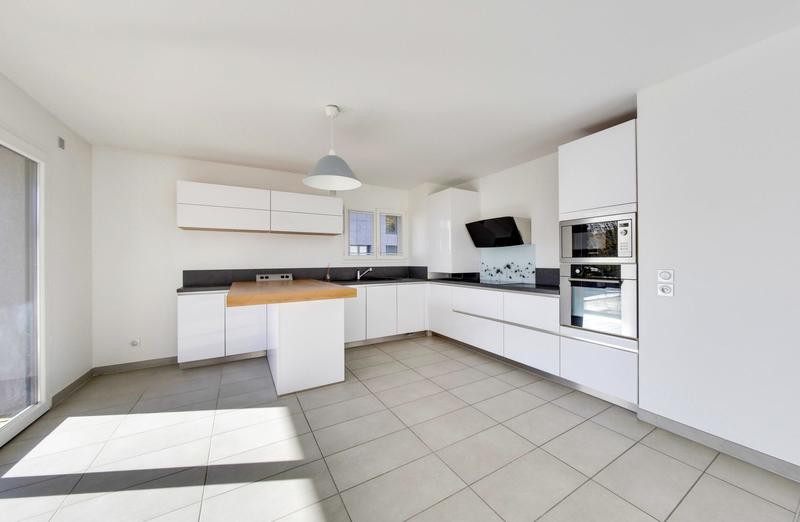 Appartement - 92 m² - 4 pièces