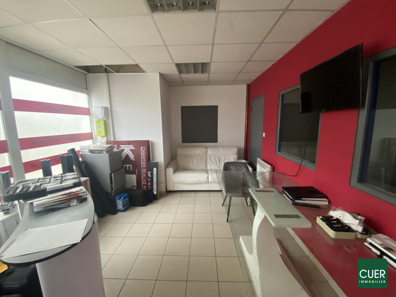Local commercial - 110 m² - 3 pièces