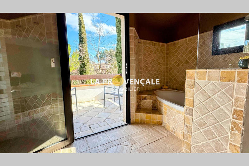 Maison - 194 m² - 5 pièces