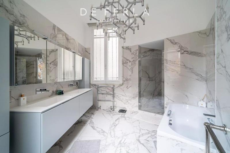 Appartement - 190 m² - 5 pièces