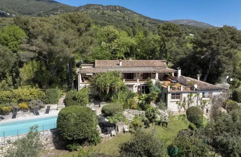 Mas - 262 m² - 7 pièces