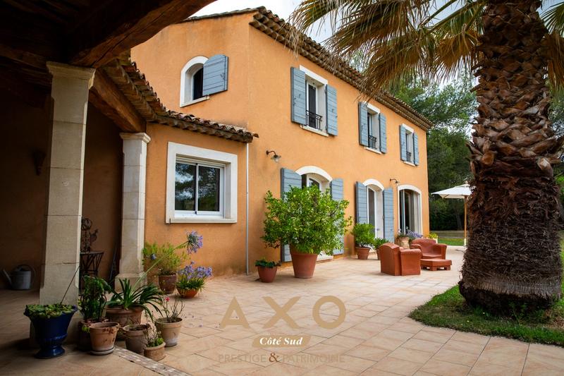 Maison - 224 m² - 7 pièces