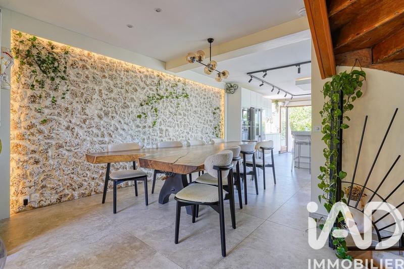 Maison - 210 m² - 5 pièces