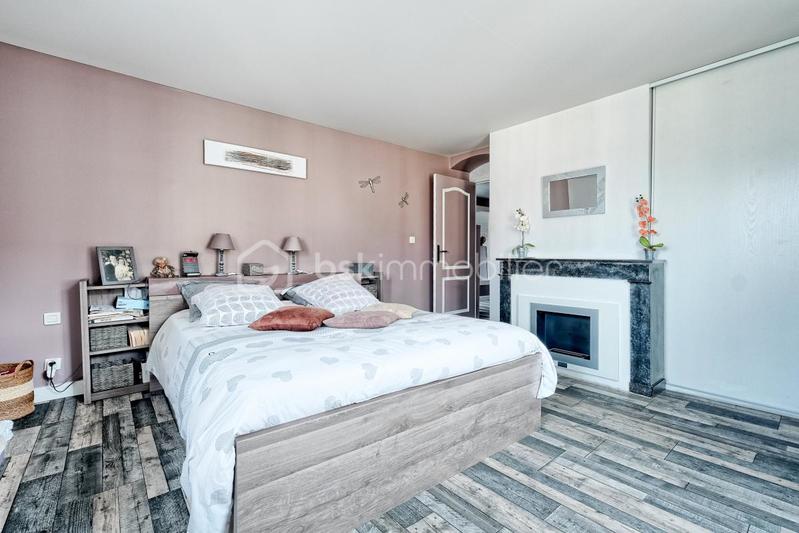 Demeure - 165 m² - 7 pièces