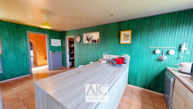 Maison - 195 m² - 8 pièces