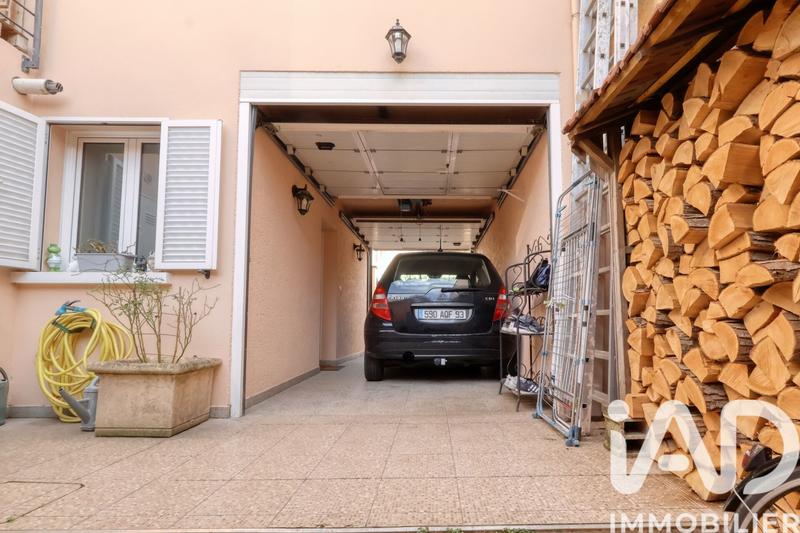 Maison - 228 m² - 8 pièces