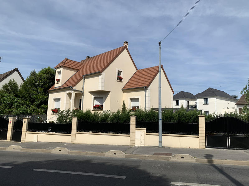 Maison - 115 m² - 4 pièces