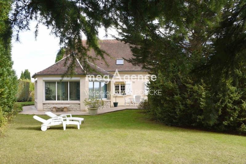 Maison traditionnelle - 187 m² - 5 pièces