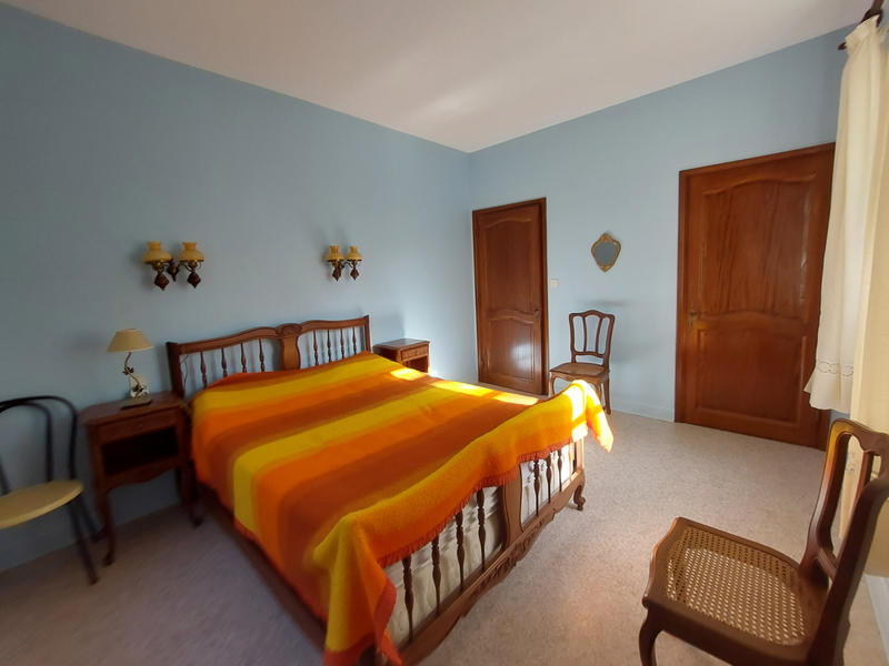 Villa - 216 m² - 9 pièces