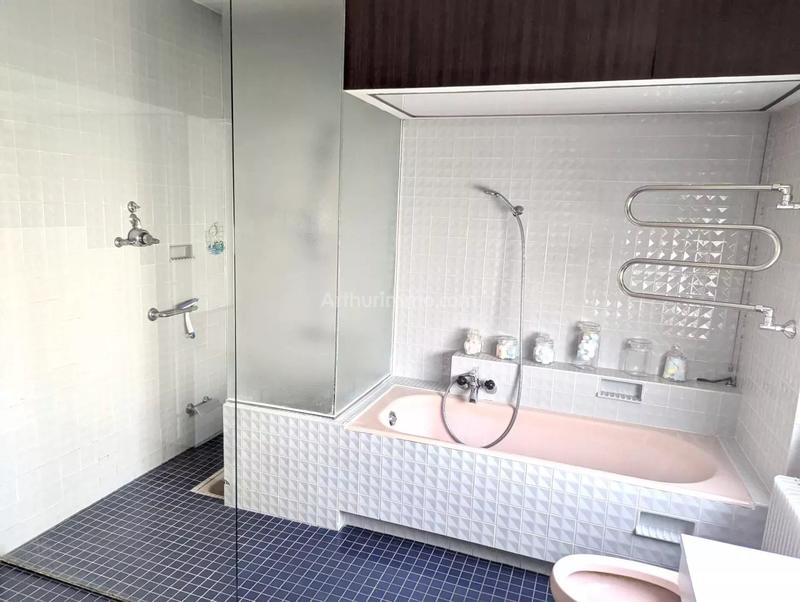 Maison - 319 m² - 7 pièces