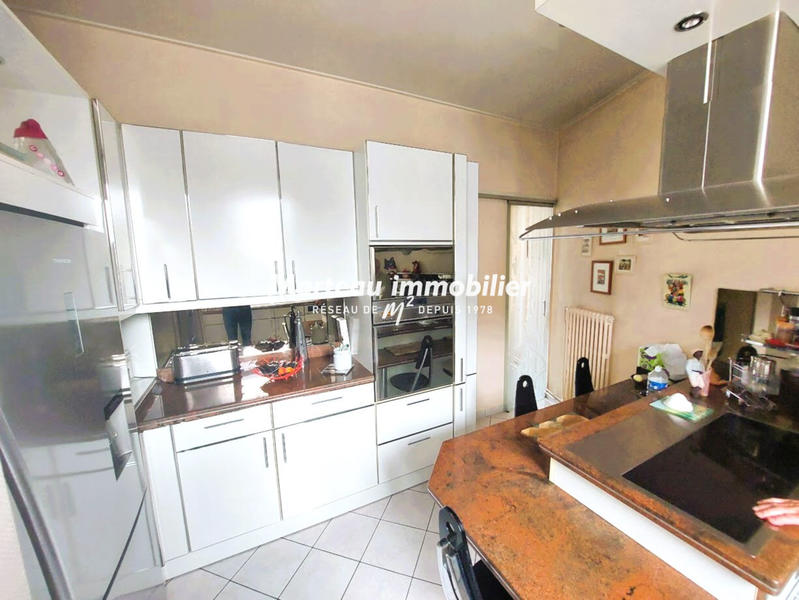 Appartement - 195 m² - 6 pièces