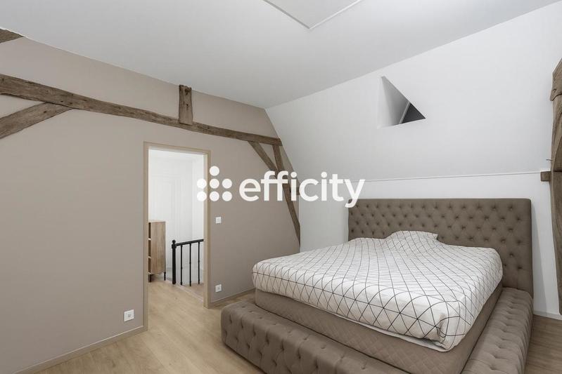 Demeure - 275 m² - 7 pièces