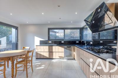 Maison - 141 m² - 6 pièces