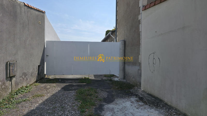 Parking / Garage - 230 m²