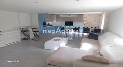 Maison - 150 m² - 4 pièces