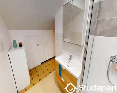 Chambre - 230 m² - 1 pièce