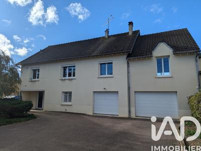 Maison - 230 m² - 7 pièces