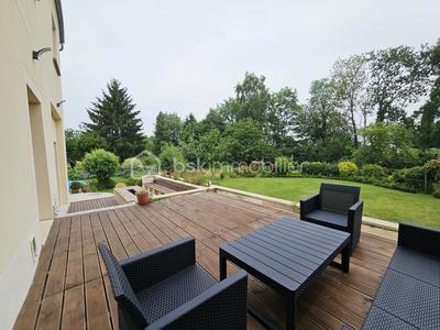 Maison traditionnelle - 250 m² - 8 pièces