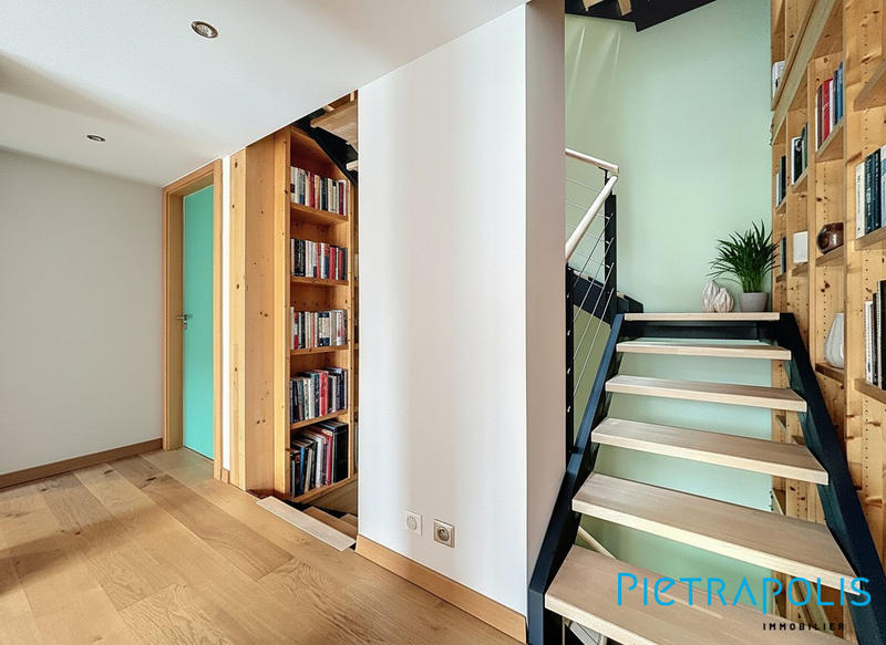 Maison - 255 m² - 5 pièces