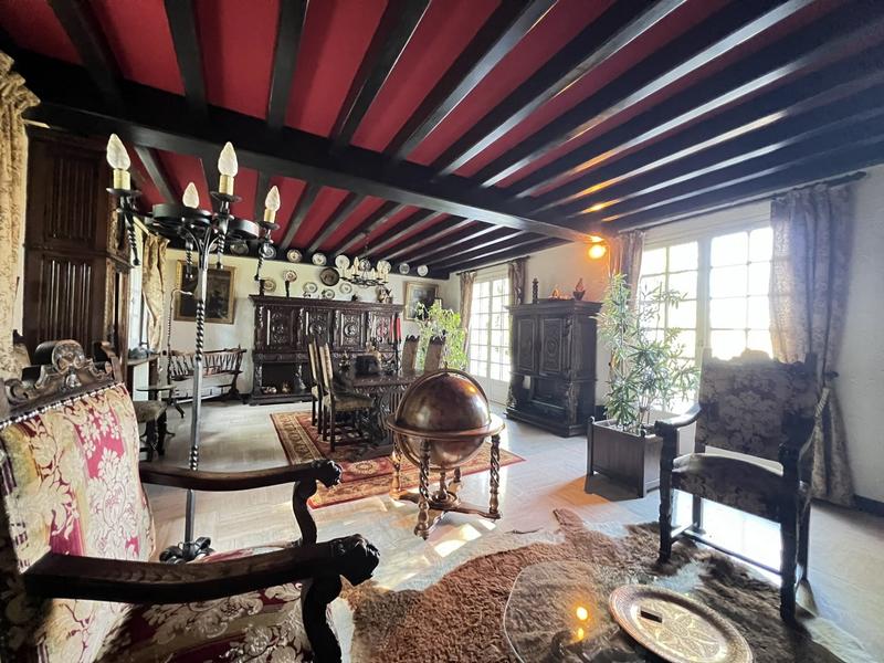 Maison - 137 m² - 7 pièces