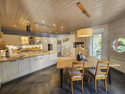 Maison - 176 m² - 7 pièces