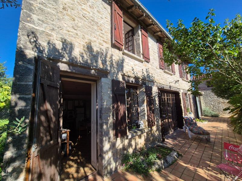 Corps de ferme - 340 m² - 16 pièces