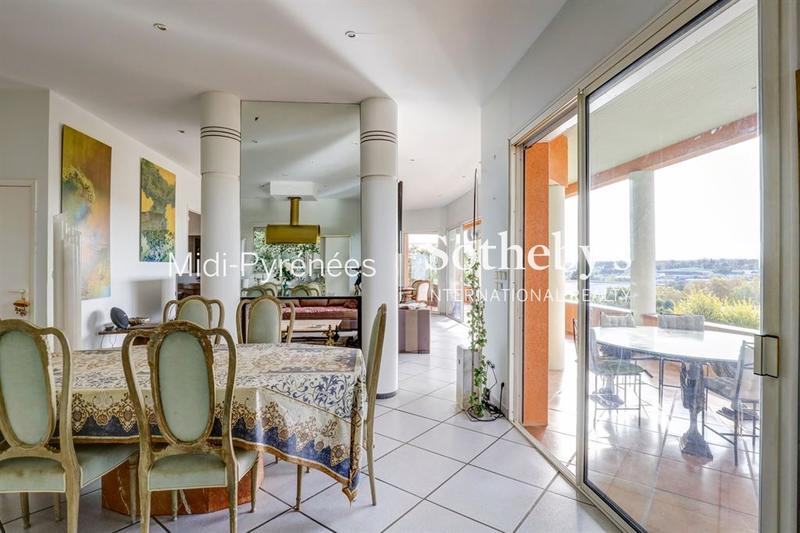 Maison - 215 m² - 7 pièces