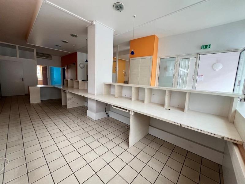 Local d'activités - 426 m² - 20 pièces