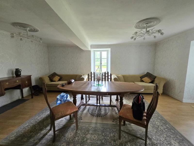 Propriété - 336 m² - 10 pièces