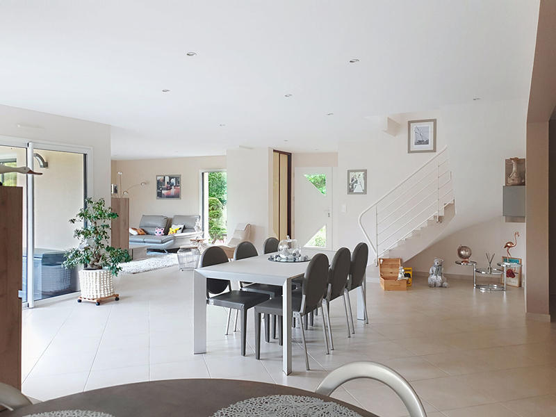 Maison - 198 m² - 7 pièces