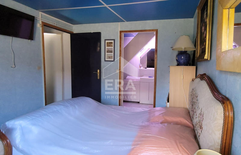 Maison - 770 m² - 7 pièces