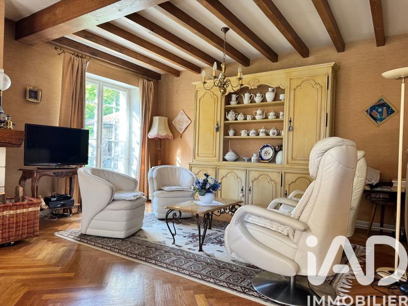 Maison - 250 m² - 8 pièces
