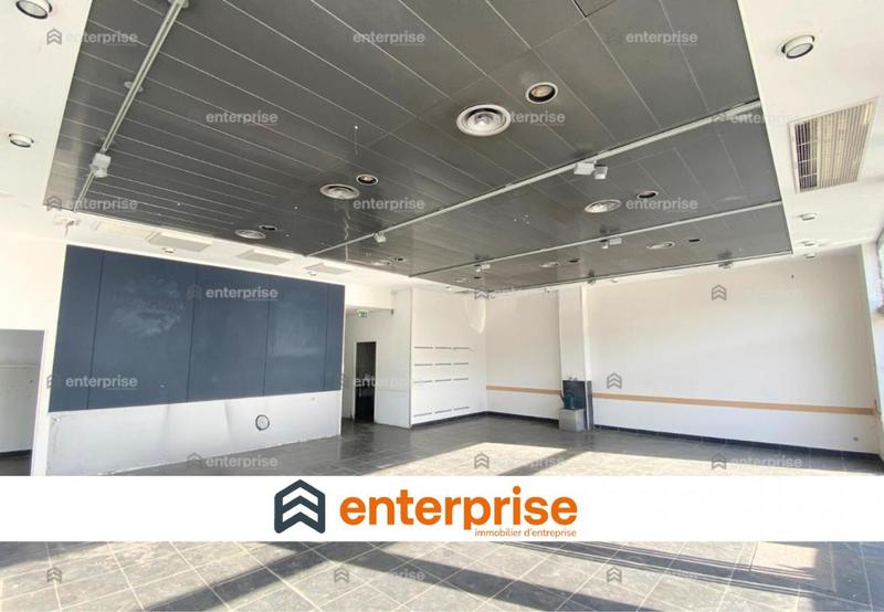 Local commercial - 330 m²