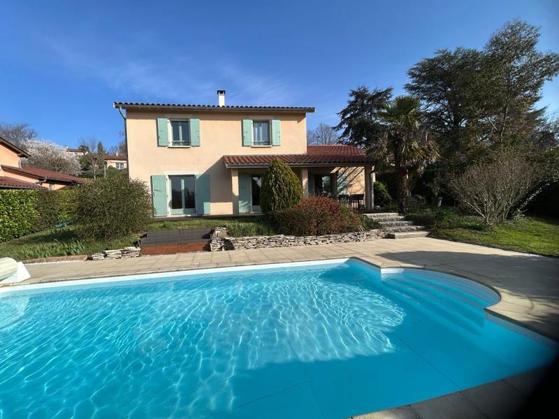 Maison - 203 m² - 6 pièces