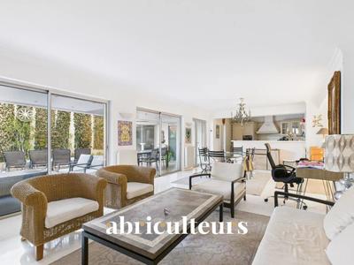 Appartement - 143 m² - 6 pièces